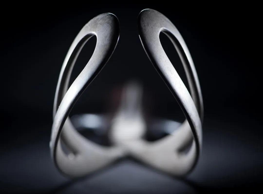 产钳夹过的孩子的图片,被生产钳夹出来的孩子