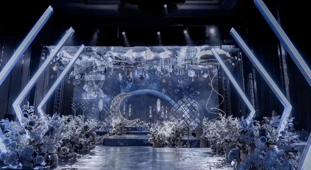 这场静谧梦幻的蓝色星空婚礼,一场神秘浪漫的星空婚礼