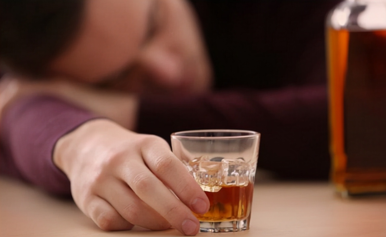 女性每天服用一片叶酸，坚持一段时间，身体会有哪些收获？了解下