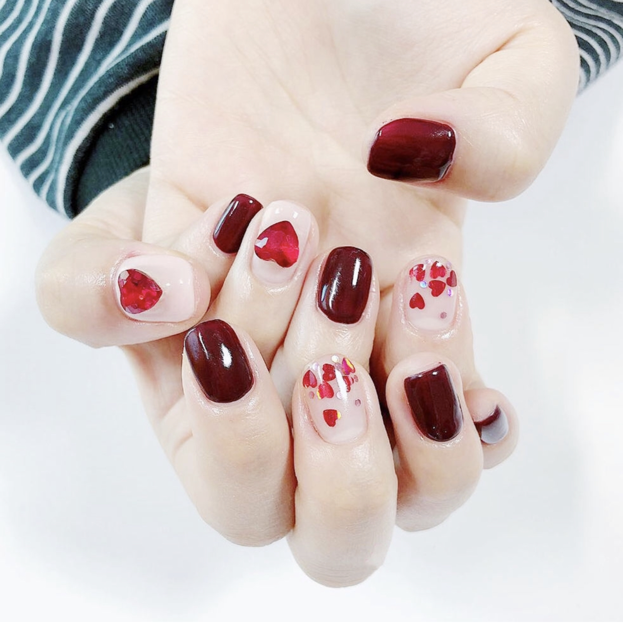 仙气女神范的红色亮片美甲，给你的“红指甲”加点仙气吧！