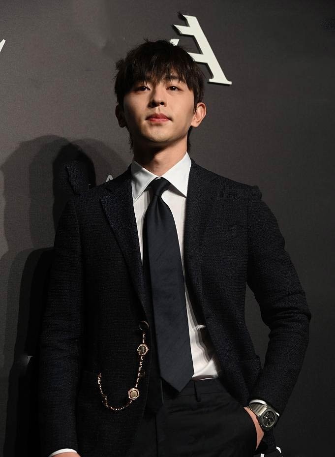 明星红毯怼脸生图高清,明星怼脸拍的视频杨幂