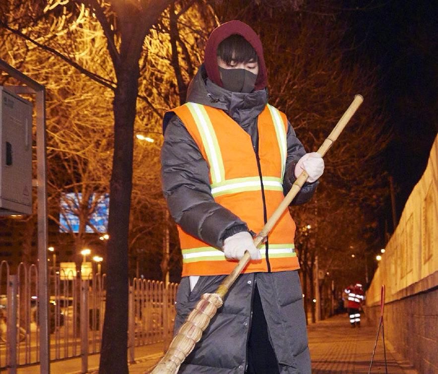 易烊千玺零下30度片场睡觉,易烊千玺曾在零下30片场睡着