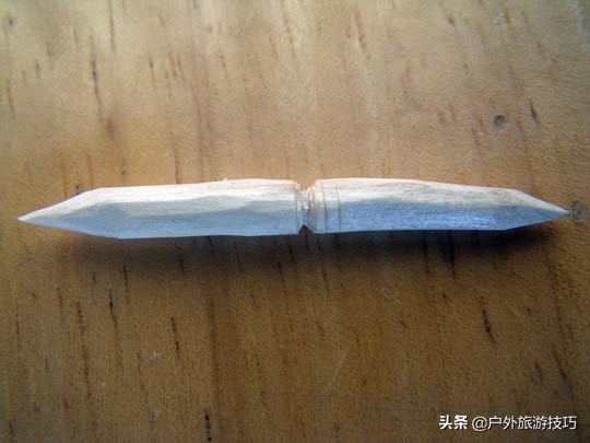 6-12岁自制鱼钩的方法,荒野求生野外自制鱼钩简单的方法