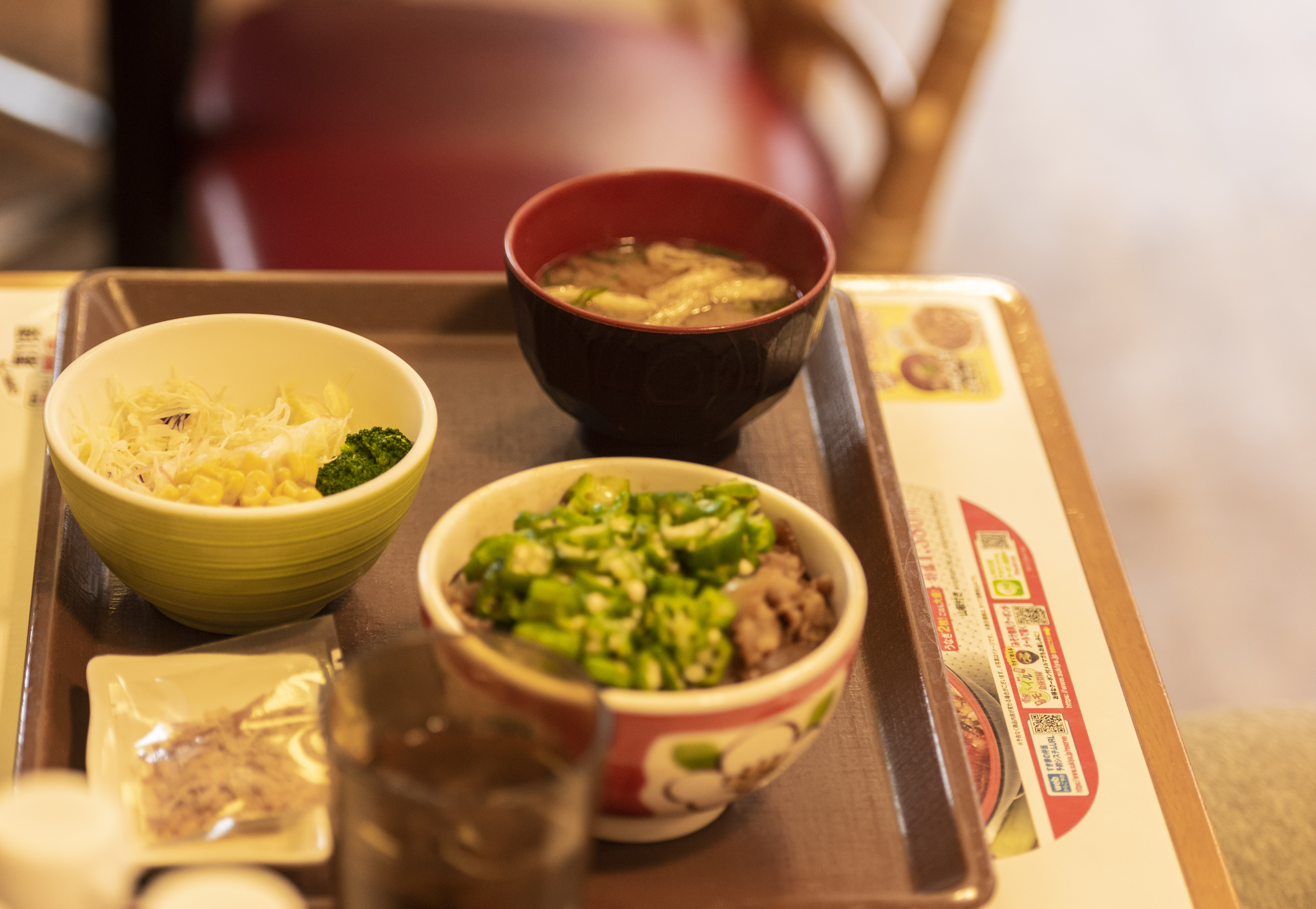 走街串巷边吃边逛，亲身探寻舌尖上的北海道