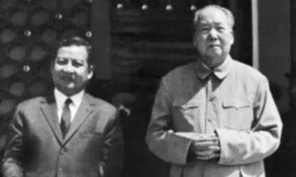 1976毛主席逝世后,世界百国举行吊唁,埃塞举行10万人*行游**