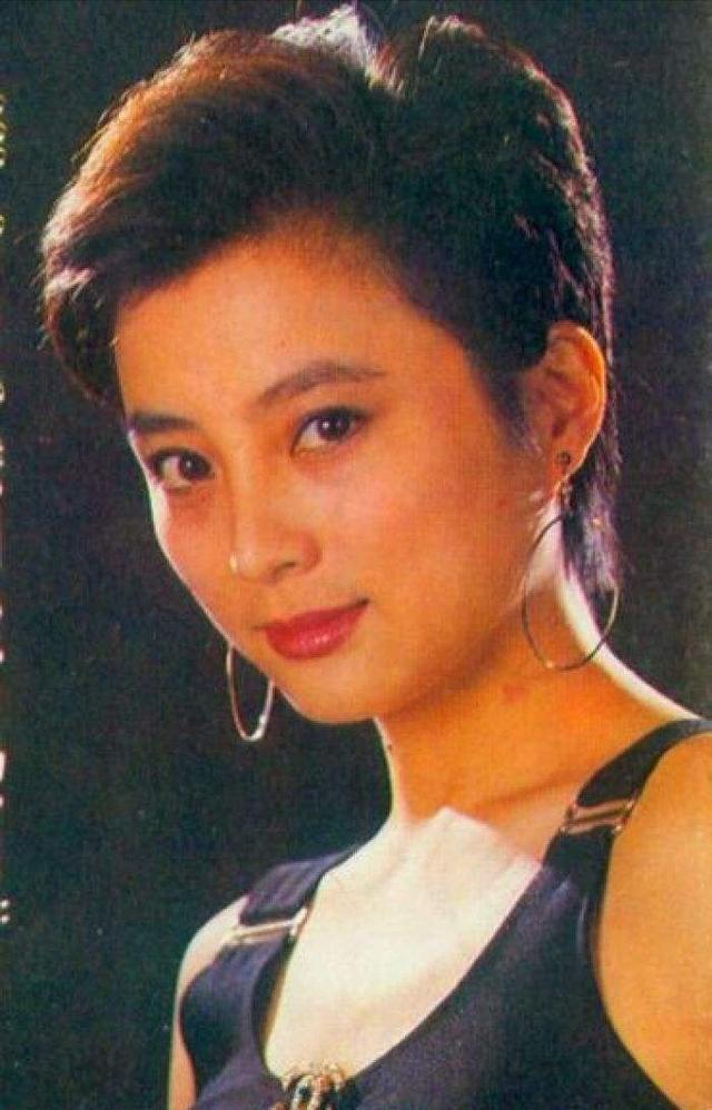 七位桃花眼女明星,拥有迷人桃花眼的女明星