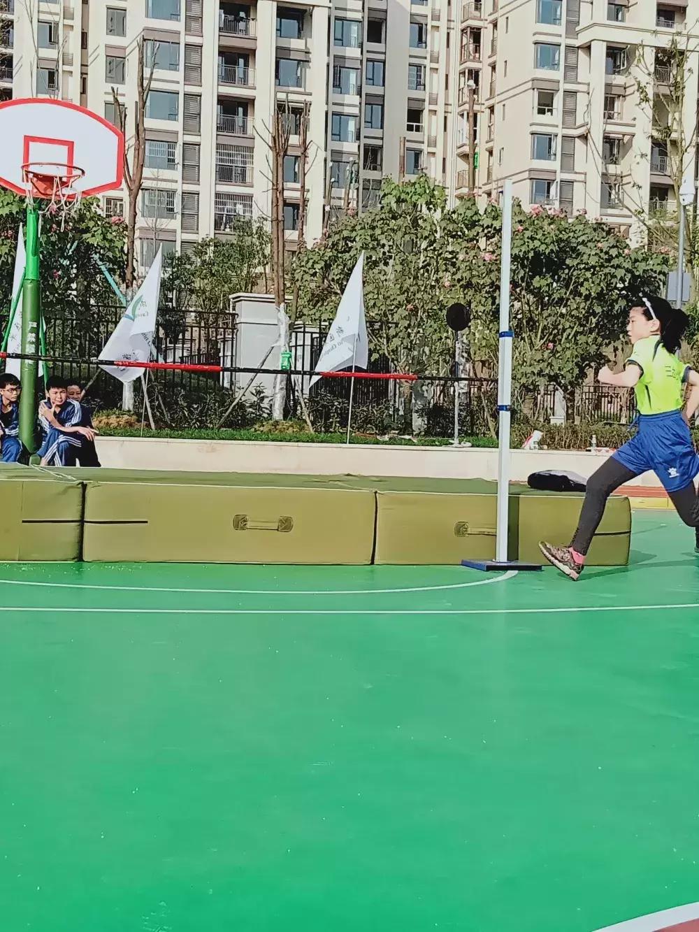 三岔湖小*运学**动员喜夺成都高新区空港新城第二届中小*运学**动会10金