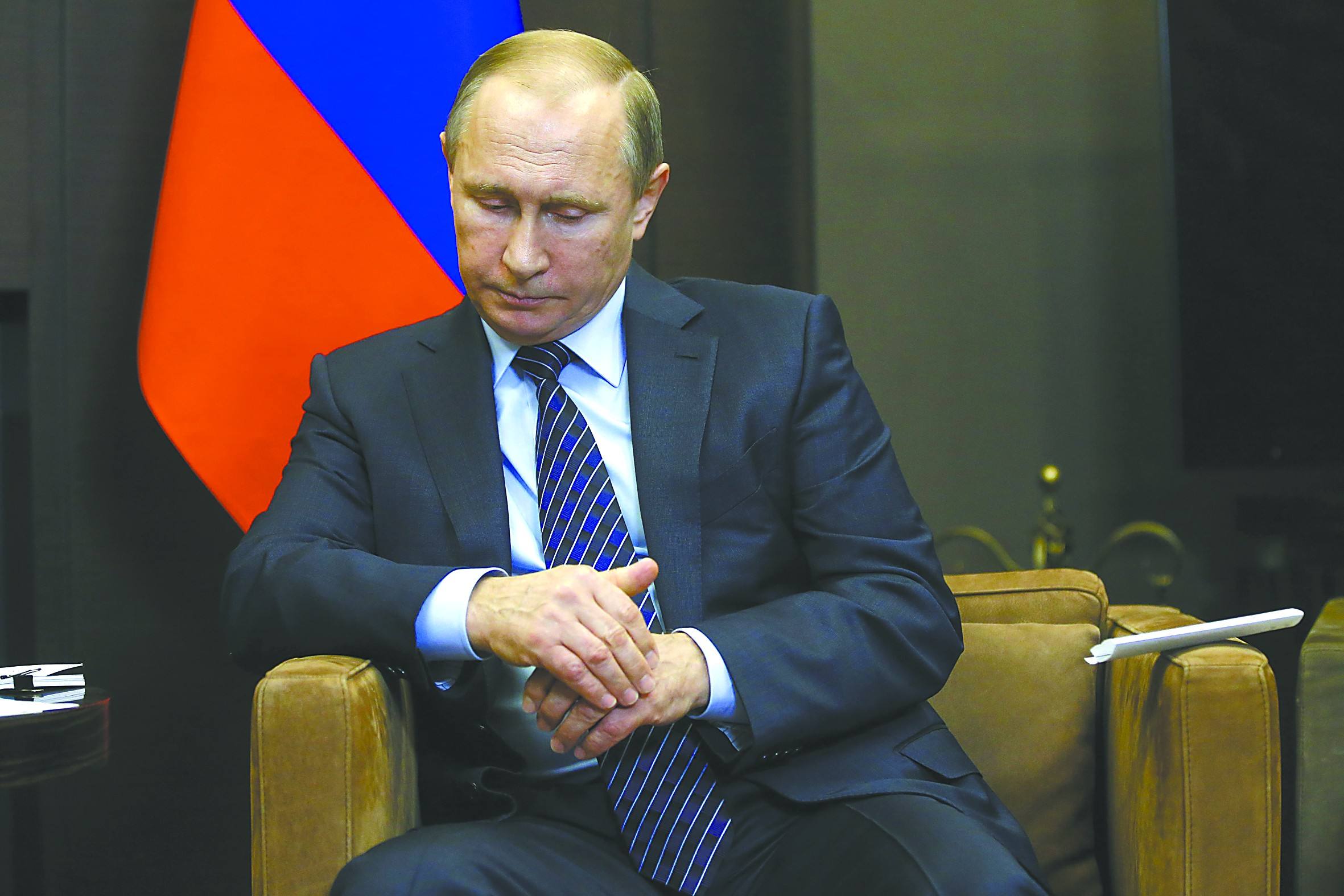 俄罗斯新西伯利亚地理特点,纬度相近气温差异大的原因