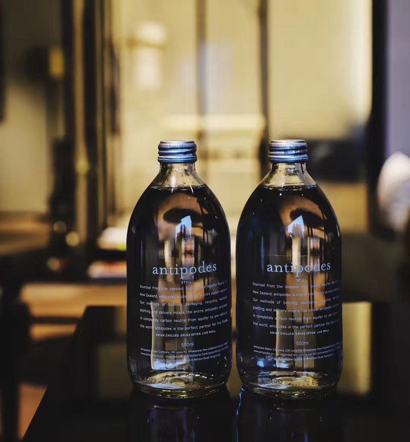 住进这座香港潮牌酒店，像是完成了一趟艺术旅行