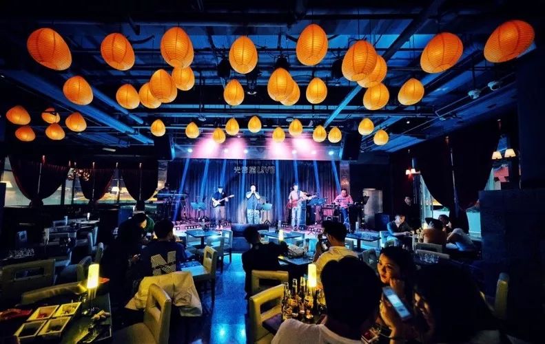 城南夜生活怎么样,城南夜晚生活视频