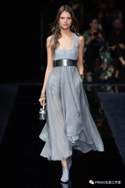 2021乔治阿玛尼春夏时装秀 (安普里奥·阿玛尼ar2500报价)