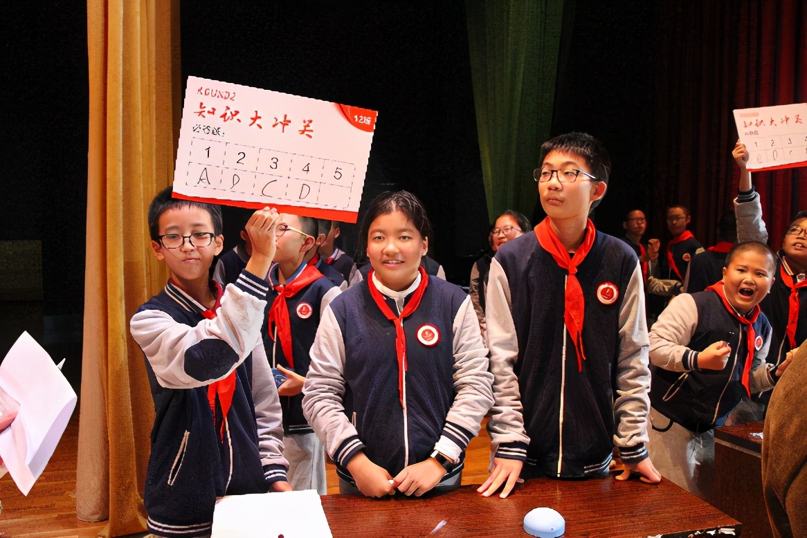 筑梦AI,智竞未来——天府七中科创体育节之科技活动回顾