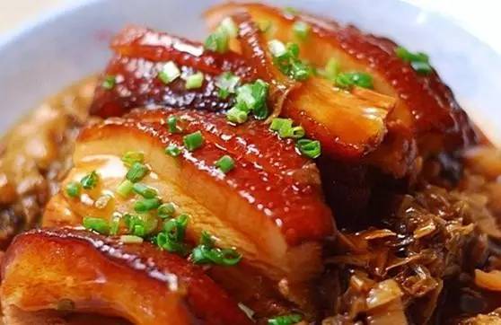 吃什么才能不长痘？这些实用饮食建议，你值得拥有