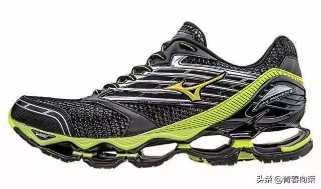 跑步鞋推荐减震回弹,国产缓震型跑步鞋推荐