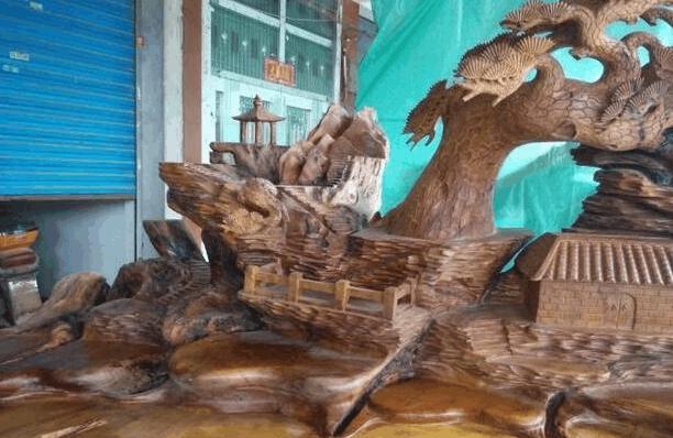 老宅挖出6米金丝楠乌木,四川老农盖房挖出金丝楠