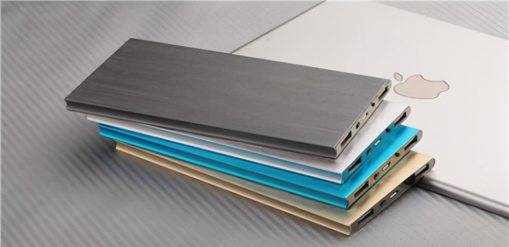 移动电源推荐评测自带线,移动电源好评榜