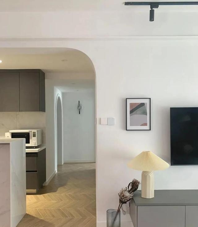 被装修师傅吐槽木纹砖,为什么设计师推荐鱼骨木纹砖