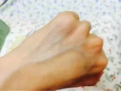 倩碧小黄油无油款叫不叫清爽型,倩碧小黄油有几种