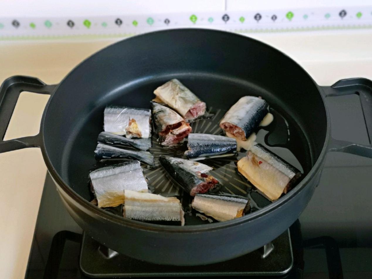 刀鱼这样做就简单多了,干炸刀鱼怎么样口感好