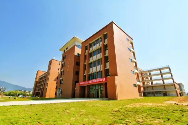 广东大学巡礼-广东工程职业技术学院