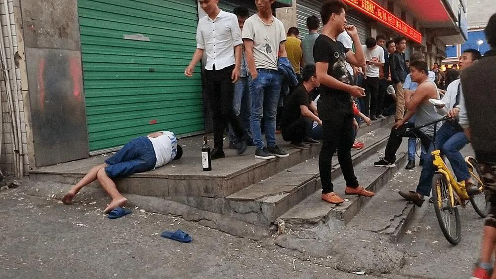 日本人眼中的中国穷人，玩儿的都是禁欲系