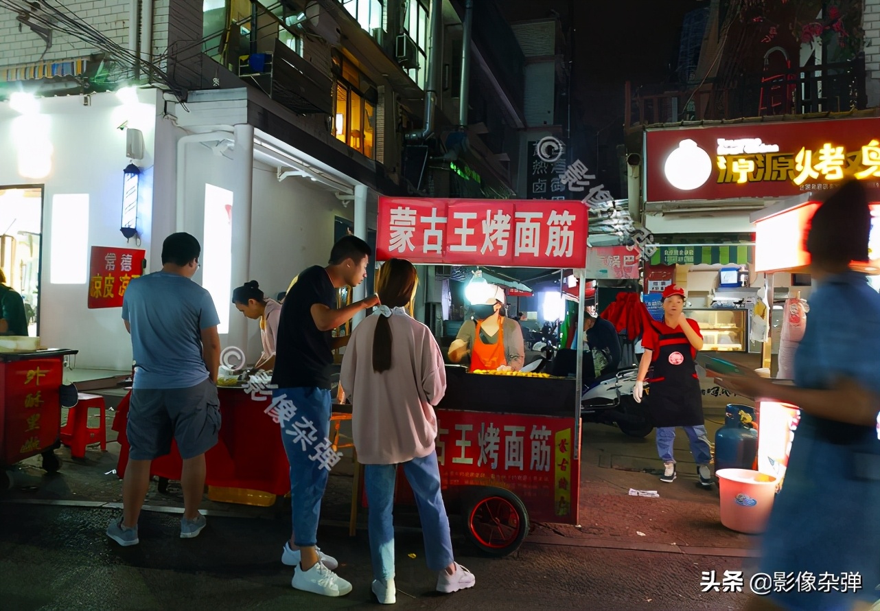 长沙大学城新开的小吃街,长沙美食推荐必吃小吃街湖南大学
