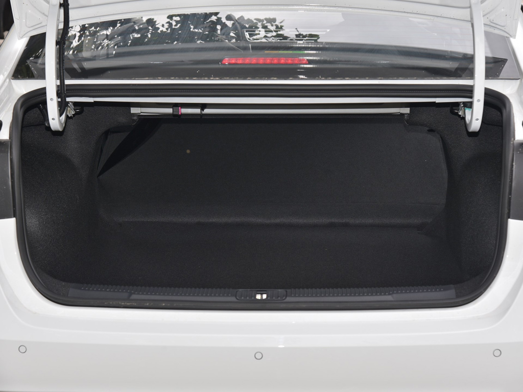 这三款车值得一看空间大油耗低,这3款车价格实惠但百分百是好车