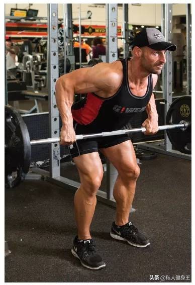 正确瘦背划船动作,含胸驼背坐姿划船