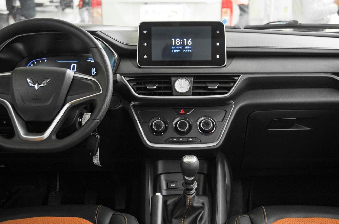 长安cs75plus和五菱宏光s3,五菱宏光s3买1.5l和1.5t哪个好