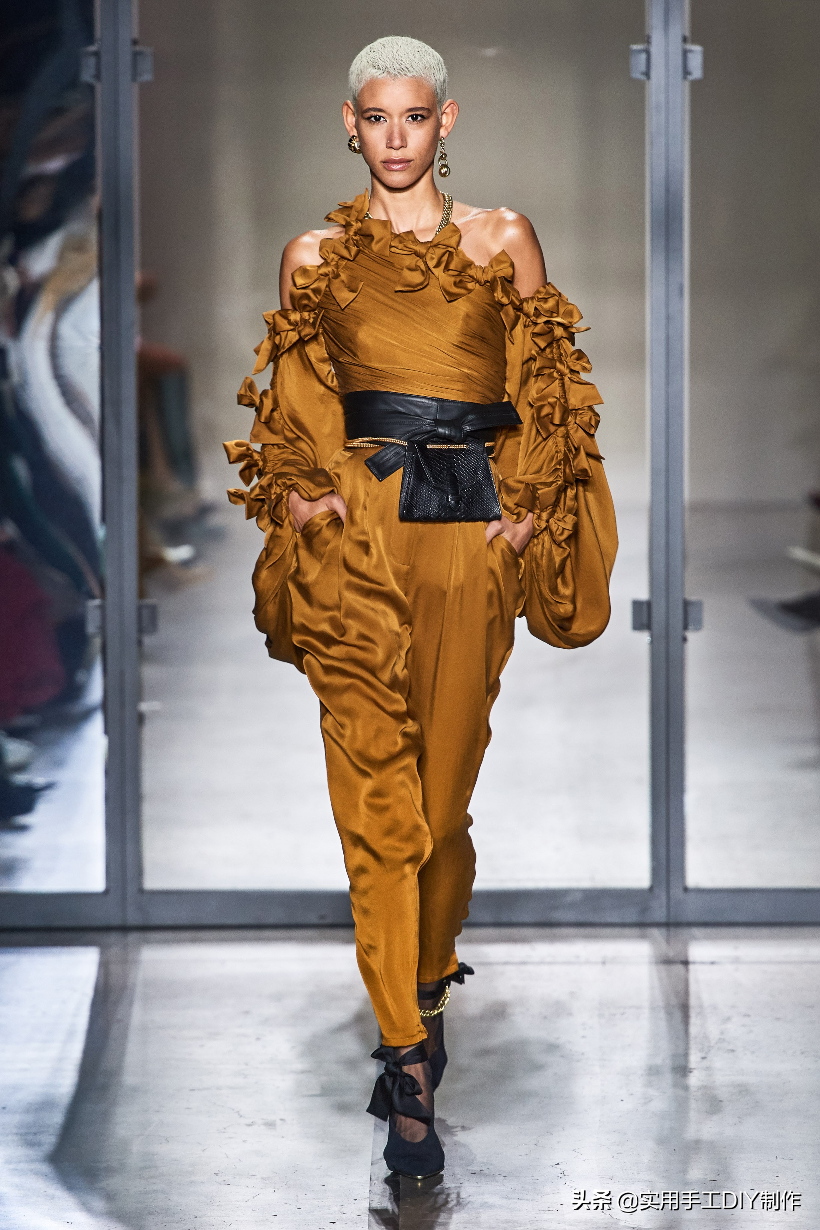 zimmermann连衣裙2019,zimmermann连衣裙2022春夏成衣系列