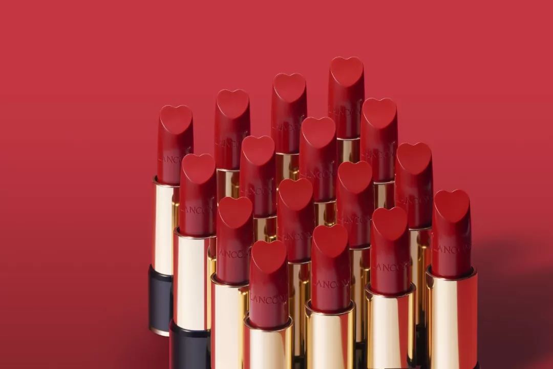 比起花和巧克力，女生更想在朋友圈秀晒炫这些情人节美妆礼盒