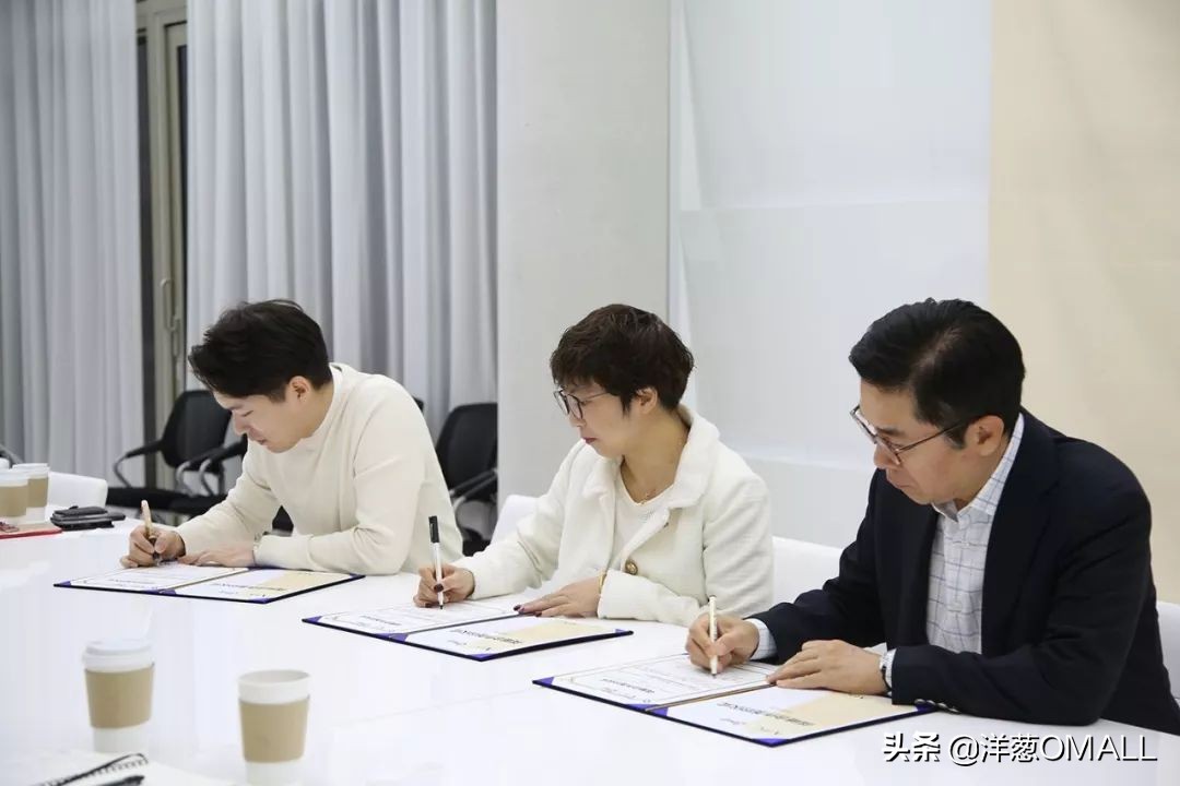 洋葱OMALL全球品牌战略合作捷报频传，这次携手韩国人气大牌AHC
