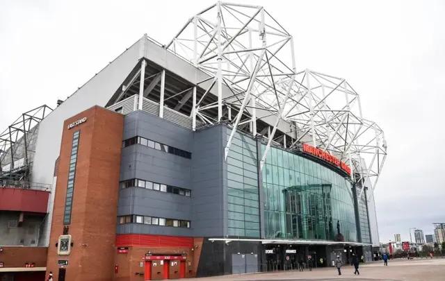 世界顶棚可以开闭的足球场视频,目前有顶棚的足球场有哪些