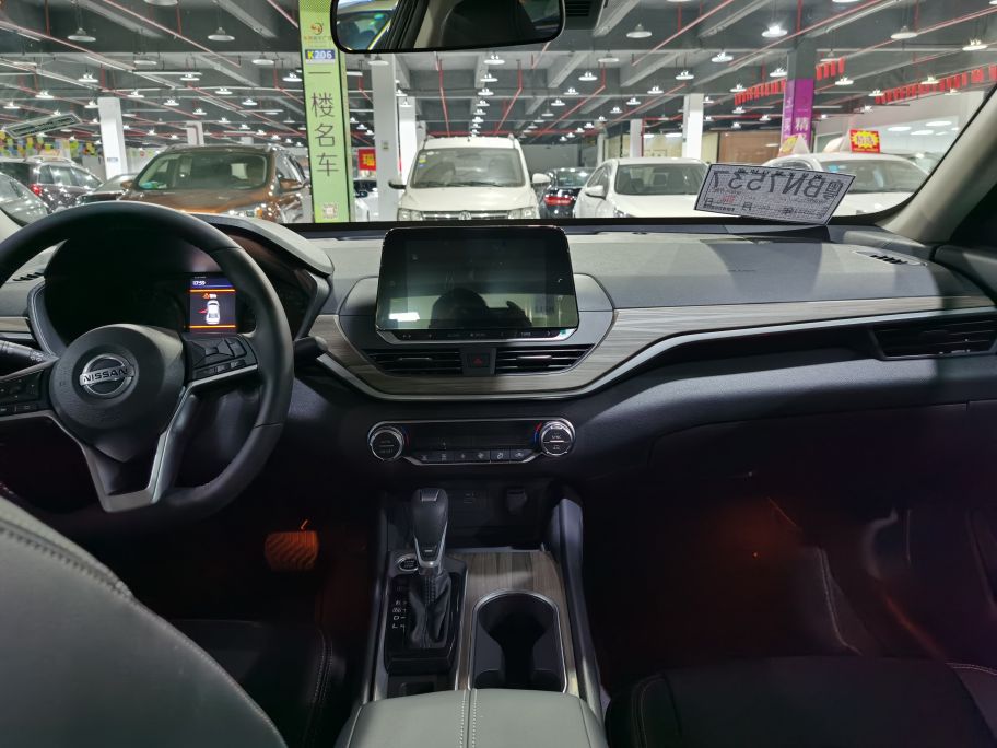 买09年的天籁公爵还是17年的天籁,当年天籁公爵多少钱