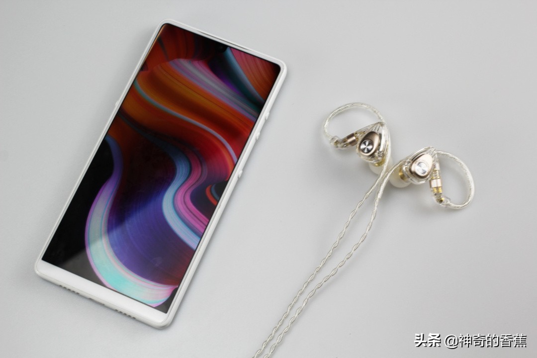 兴戈耳机半入耳式推荐,兴戈EM2圈铁耳机