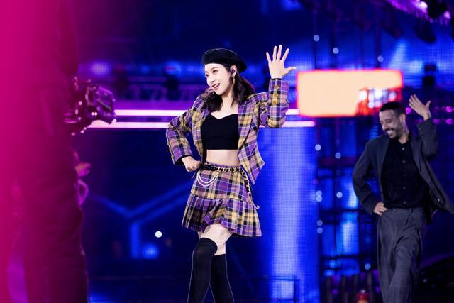 肖战代言李宁，宋茜ins被骂！解约潮之外还有这些明星值得点赞