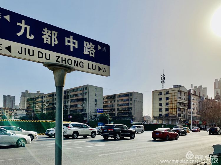 上阳宫到百货楼,疫情下逛西工,期待小街锅贴,王城广场听戏