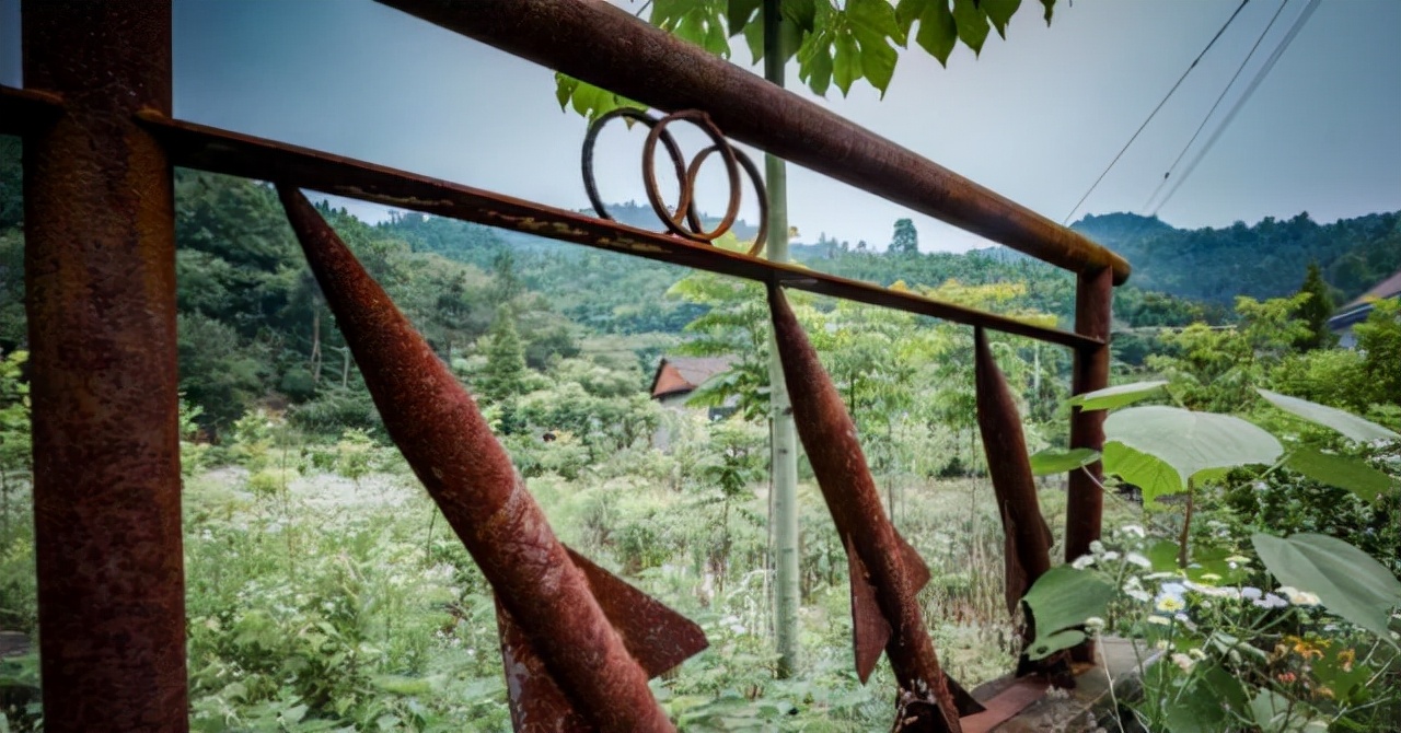 池州一军工厂，规模庞大云集业内尖端人才，如今人去楼空十分荒凉