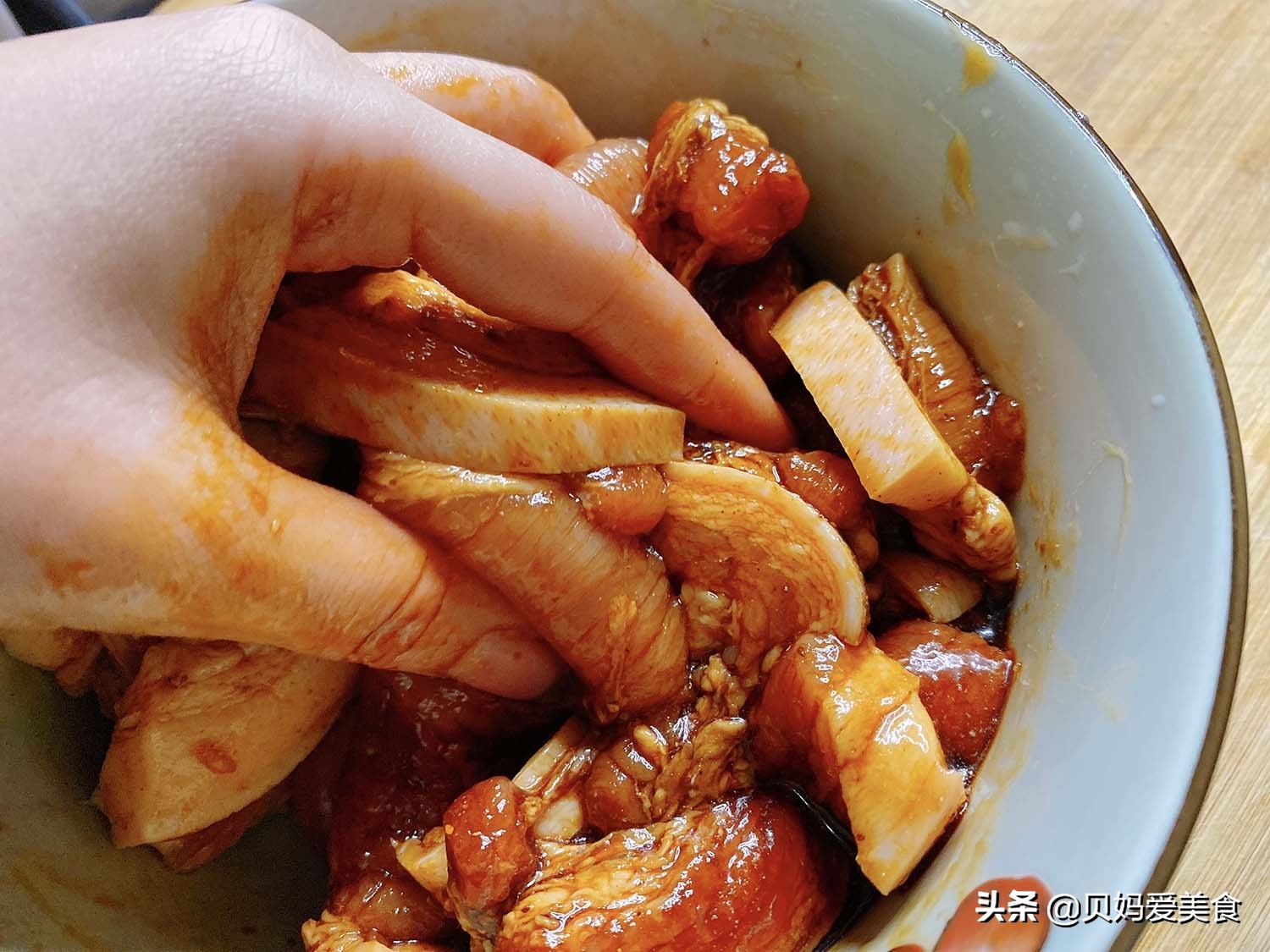 米粉蒸肉这样做真的太好吃了,怎么做软糯的米粉蒸肉