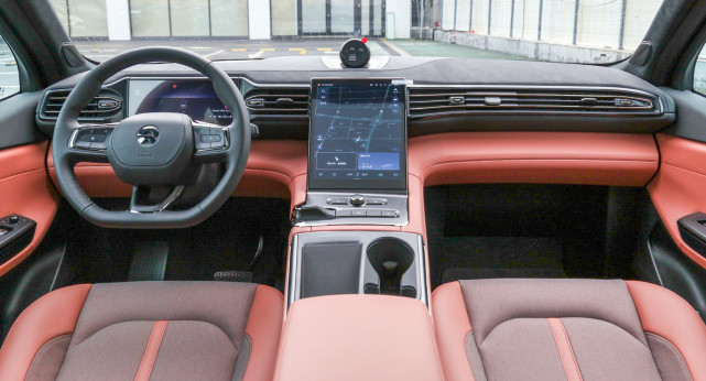 蔚来全新ec6提车,37万蔚来ec6