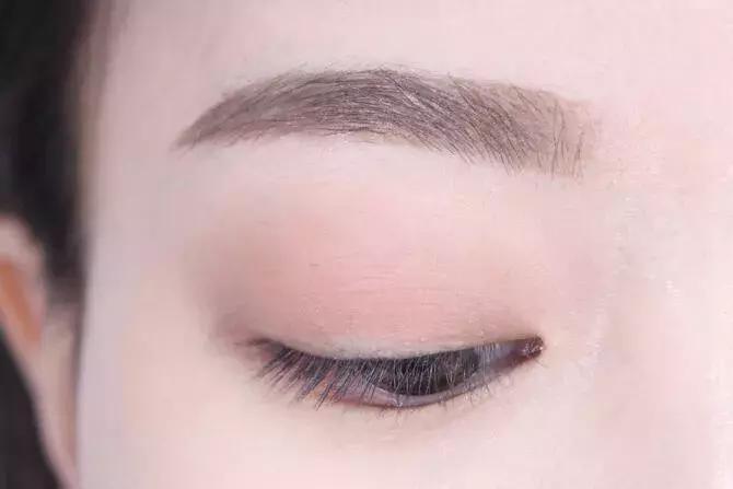 单眼皮肿眼泡如何画汉服妆容,肿眼泡单眼皮桃花妆