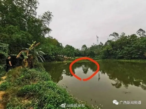 修理工给2岁孩子喝钢圈清洗剂,喝了钢圈清洗剂的孩子