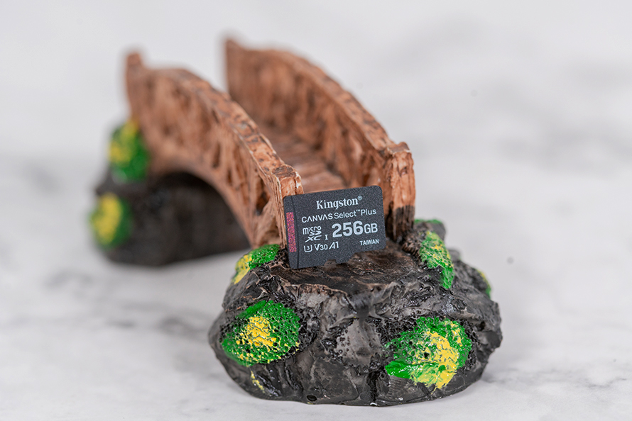 金士顿存储卡selectplus,金士顿canvasreactplus存储卡