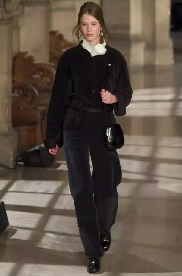 最近被炒起来的一款鞋子,被炒作最火的鞋