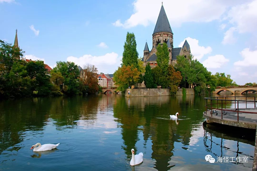 在法国留学的中国学生,在中国生活8年的法国小哥回国后