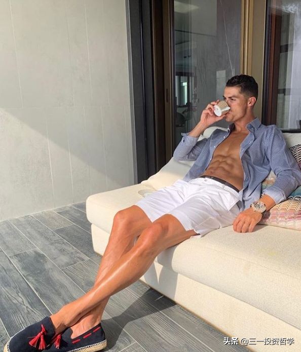 c罗痛哭致敬,c罗的自律已达到让人恐怖的程度