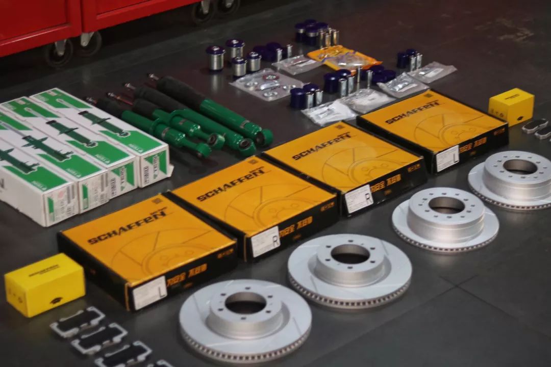 怪兽修车：翻新“残损不堪”的二手霸道LC150，满血复活变新车