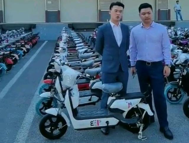 刘能王小利在哪个平台直播,王小利和刘能直播卖货