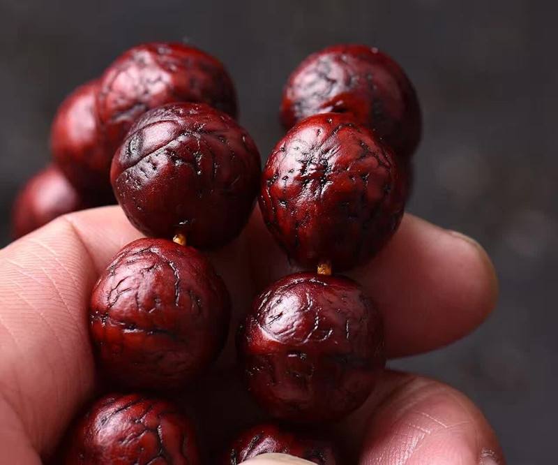 凤眼菩提怎么盘玩红得快,凤眼菩提怎么盘玩看上去红而干净