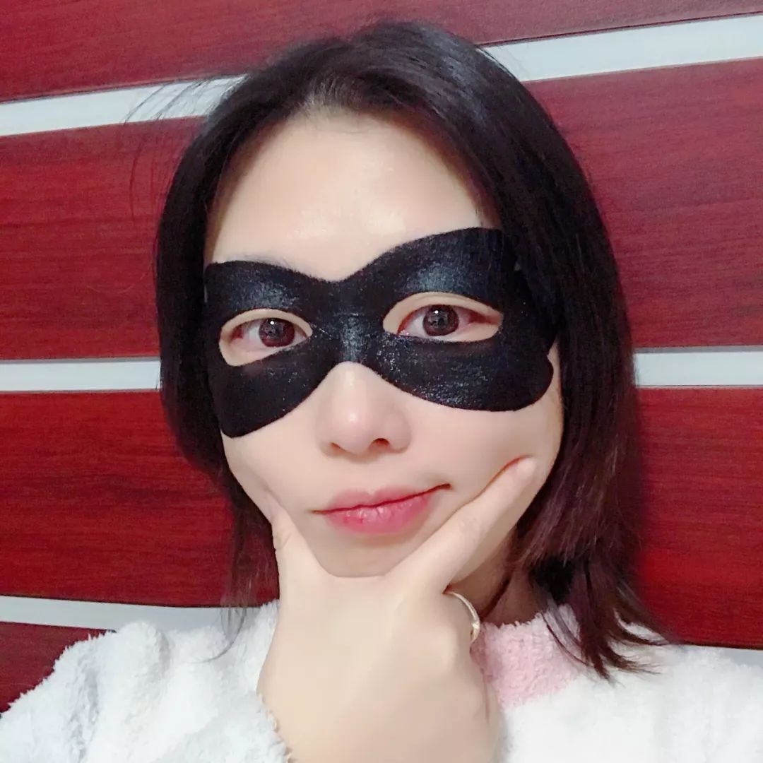 别再乱穿大衣了这样穿才是真高级,2019夏季穿搭牛油果绿